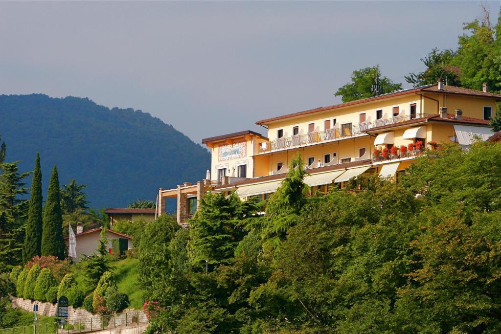 Village Hotel Lucia Tremosine Exterior foto